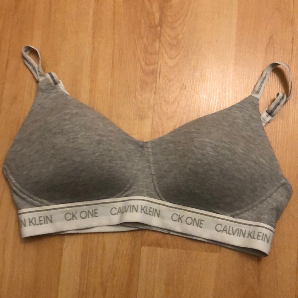 Gray & White CK ONE Calvin Klein sports bra M